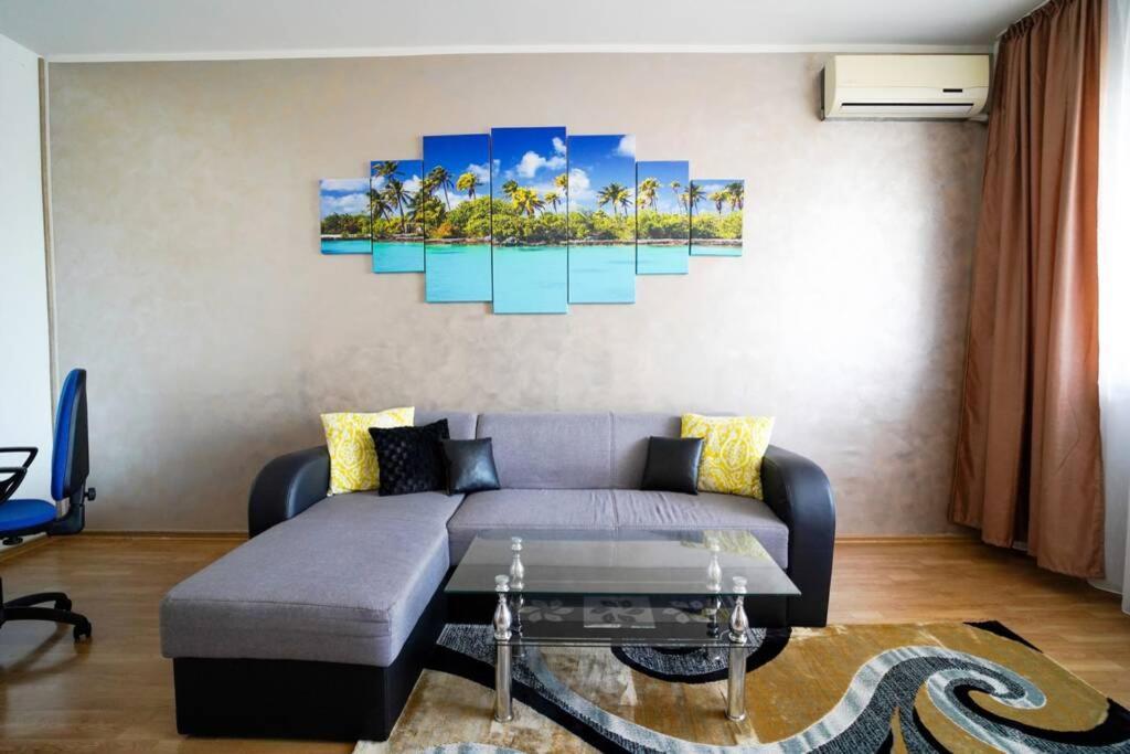 Sky Modern 1 Bedroom Apt W Free Parking Бухарест Екстер'єр фото