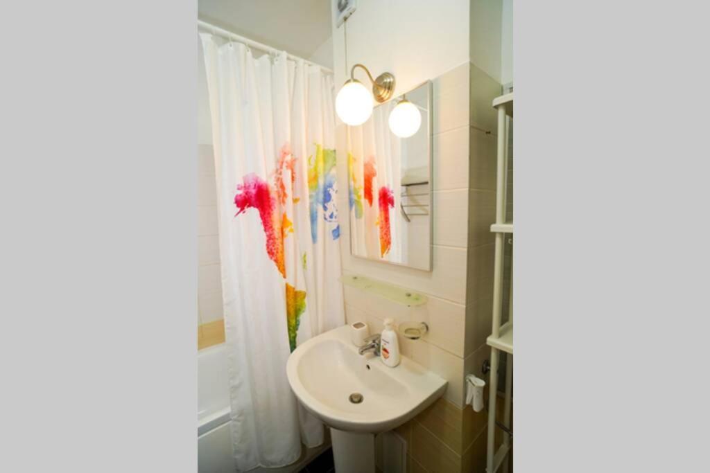 Sky Modern 1 Bedroom Apt W Free Parking Бухарест Екстер'єр фото