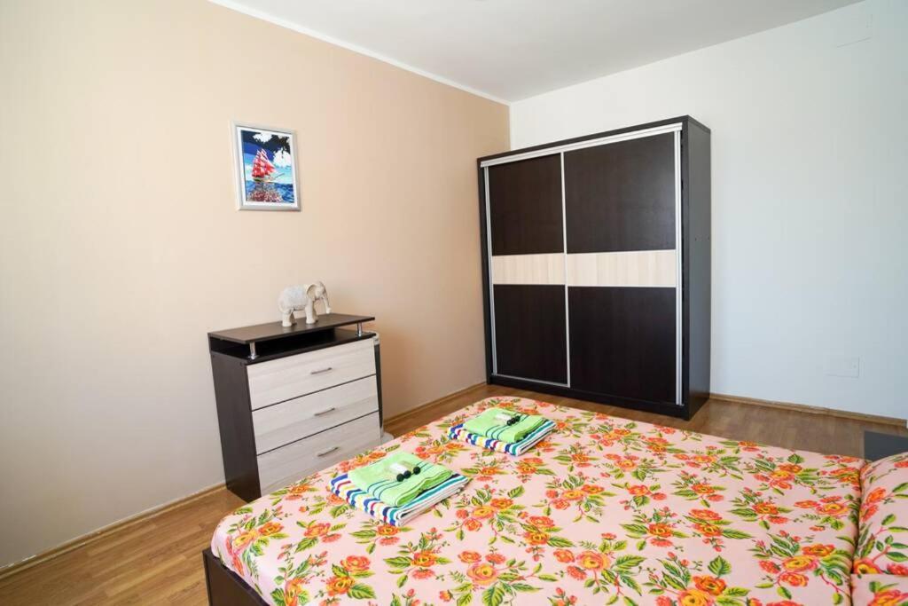 Sky Modern 1 Bedroom Apt W Free Parking Бухарест Екстер'єр фото