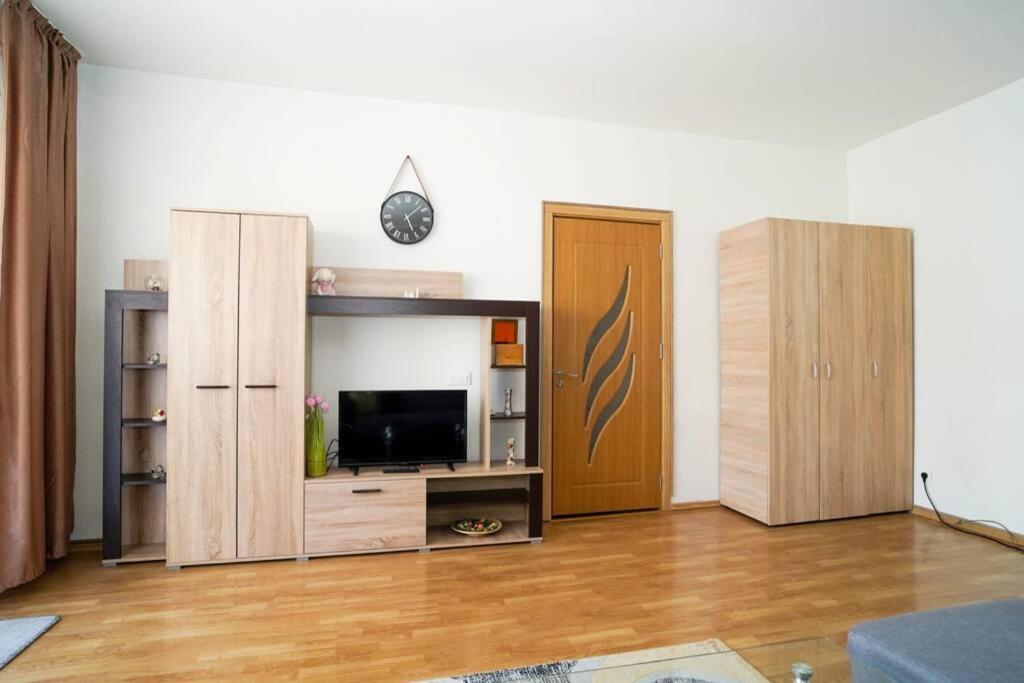 Sky Modern 1 Bedroom Apt W Free Parking Бухарест Екстер'єр фото