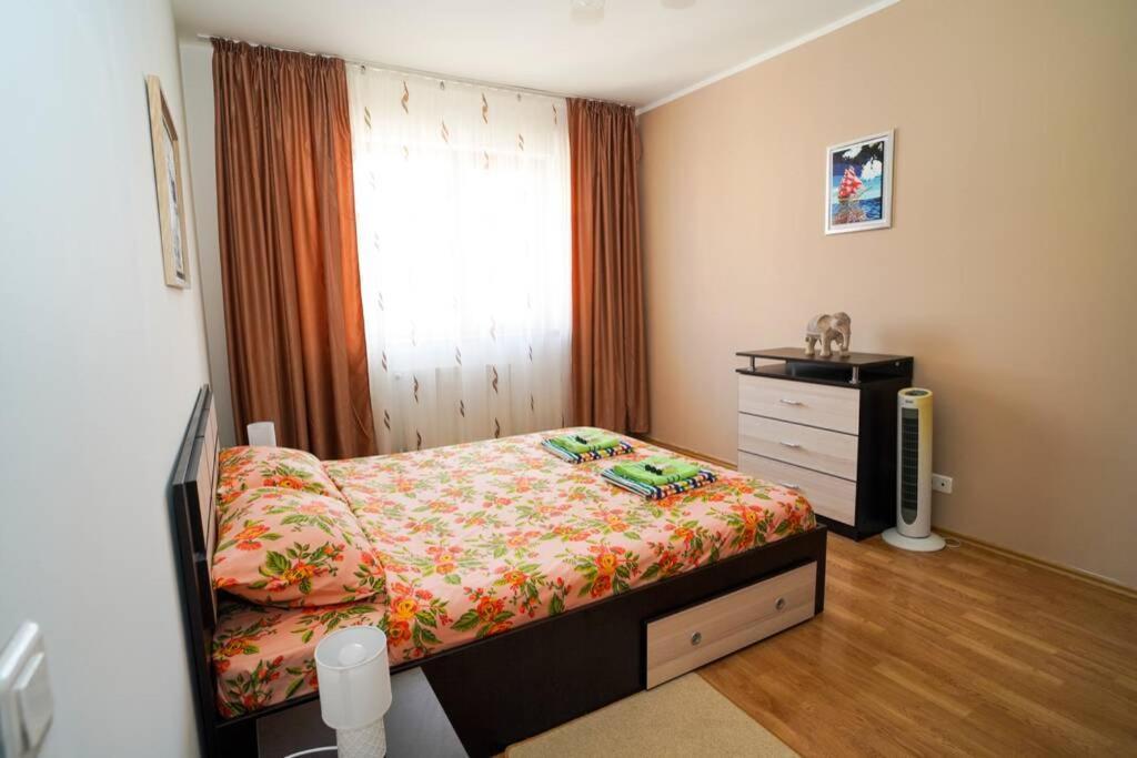 Sky Modern 1 Bedroom Apt W Free Parking Бухарест Екстер'єр фото