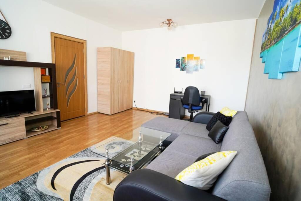 Sky Modern 1 Bedroom Apt W Free Parking Бухарест Екстер'єр фото